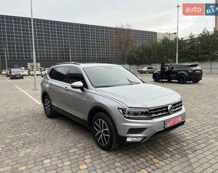 Серый Фольксваген Тигуан, объемом двигателя 2 л и пробегом 119 тыс. км за 19500 $, фото 66 на Automoto.ua