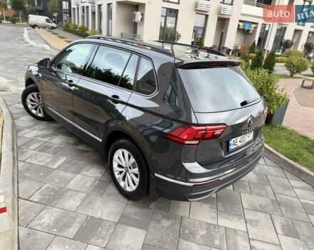 Серый Фольксваген Тигуан, объемом двигателя 1.97 л и пробегом 50 тыс. км за 34500 $, фото 4 на Automoto.ua