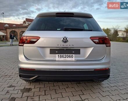 Серый Фольксваген Тигуан, объемом двигателя 1.97 л и пробегом 190 тыс. км за 26399 $, фото 2 на Automoto.ua