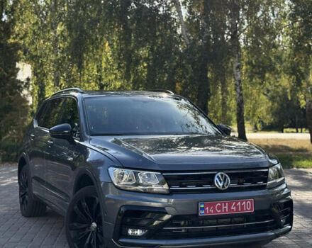 Серый Фольксваген Тигуан, объемом двигателя 1.98 л и пробегом 82 тыс. км за 21499 $, фото 2 на Automoto.ua