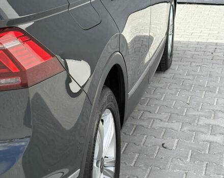 Серый Фольксваген Тигуан, объемом двигателя 2 л и пробегом 176 тыс. км за 27950 $, фото 24 на Automoto.ua