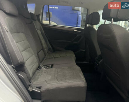 Сірий Фольксваген Тігуан, об'ємом двигуна 2 л та пробігом 204 тис. км за 34499 $, фото 22 на Automoto.ua