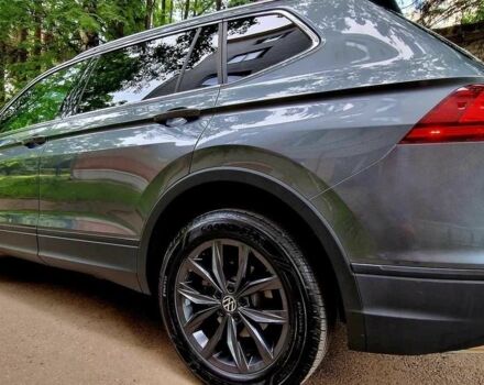 Серый Фольксваген Тигуан, объемом двигателя 2 л и пробегом 43 тыс. км за 13800 $, фото 5 на Automoto.ua