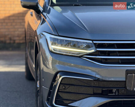 Серый Фольксваген Тигуан, объемом двигателя 2 л и пробегом 120 тыс. км за 23500 $, фото 6 на Automoto.ua