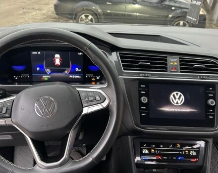 Сірий Фольксваген Тігуан, об'ємом двигуна 2 л та пробігом 63 тис. км за 25900 $, фото 4 на Automoto.ua