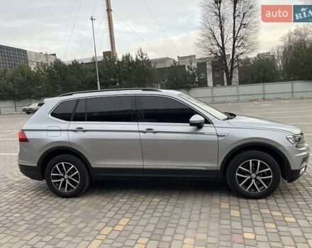 Серый Фольксваген Тигуан, объемом двигателя 2 л и пробегом 119 тыс. км за 19500 $, фото 63 на Automoto.ua