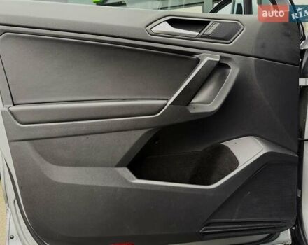 Серый Фольксваген Тигуан, объемом двигателя 1.98 л и пробегом 100 тыс. км за 23900 $, фото 24 на Automoto.ua