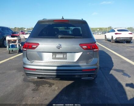 Серый Фольксваген Тигуан, объемом двигателя 2 л и пробегом 120 тыс. км за 14000 $, фото 6 на Automoto.ua