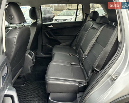 Серый Фольксваген Тигуан, объемом двигателя 2 л и пробегом 124 тыс. км за 16999 $, фото 18 на Automoto.ua