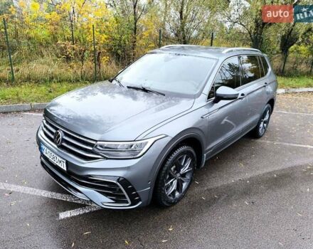 Сірий Фольксваген Тігуан, об'ємом двигуна 2 л та пробігом 63 тис. км за 23400 $, фото 4 на Automoto.ua