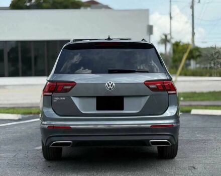 Сірий Фольксваген Тігуан, об'ємом двигуна 2 л та пробігом 13 тис. км за 10000 $, фото 4 на Automoto.ua