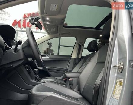 Серый Фольксваген Тигуан, объемом двигателя 2 л и пробегом 119 тыс. км за 19500 $, фото 30 на Automoto.ua