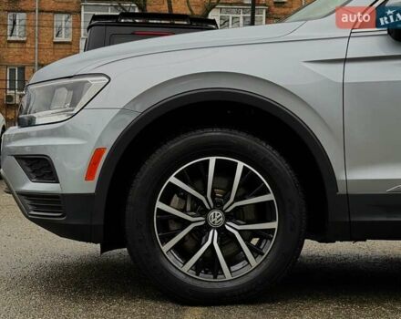 Серый Фольксваген Тигуан, объемом двигателя 1.98 л и пробегом 100 тыс. км за 23900 $, фото 12 на Automoto.ua