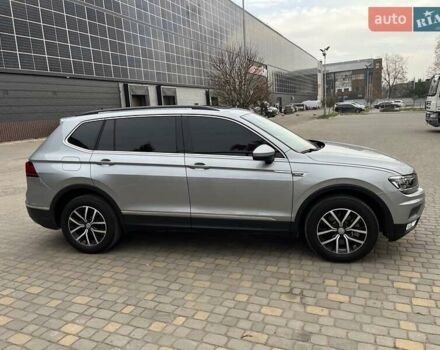 Серый Фольксваген Тигуан, объемом двигателя 2 л и пробегом 119 тыс. км за 19500 $, фото 12 на Automoto.ua