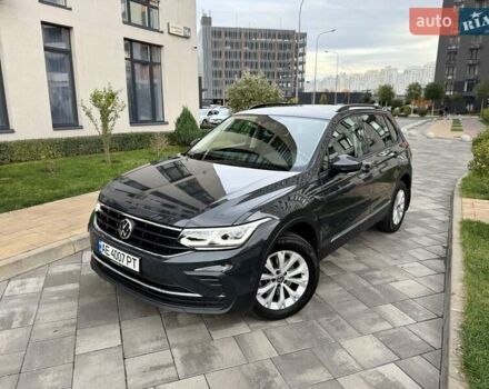Фольксваген Тигуан 2021 в Киеве на Automoto.ua Серый Фольксваген Тигуан, объемом двигателя 1.97 л и пробегом 51 тыс. км за 34900 $, фото 1 на Automoto.ua