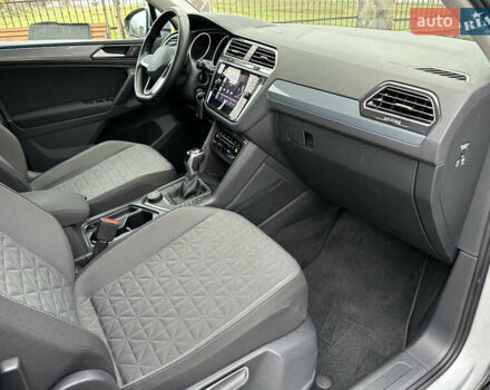 Сірий Фольксваген Тігуан, об'ємом двигуна 1.97 л та пробігом 160 тис. км за 28650 $, фото 66 на Automoto.ua