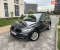 Фольксваген Тигуан 2021 в Киеве на Automoto.ua Серый Фольксваген Тигуан, объемом двигателя 1.97 л и пробегом 51 тыс. км за 34900 $, фото 1 на Automoto.ua