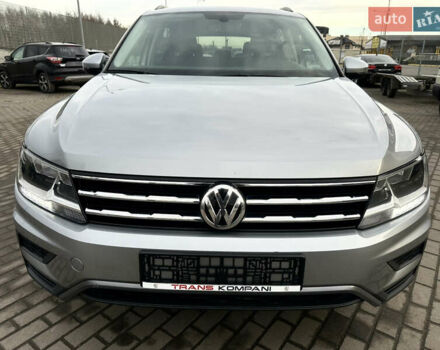 Серый Фольксваген Тигуан, объемом двигателя 2 л и пробегом 124 тыс. км за 16999 $, фото 1 на Automoto.ua