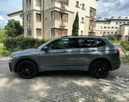 Серый Фольксваген Тигуан, объемом двигателя 2 л и пробегом 83 тыс. км за 15000 $, фото 3 на Automoto.ua