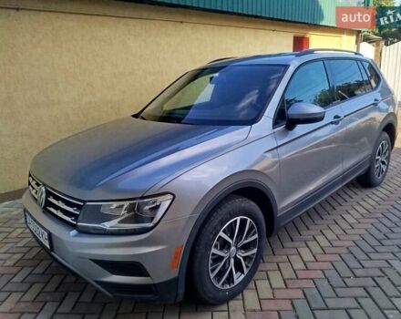 Серый Фольксваген Тигуан, объемом двигателя 1.98 л и пробегом 60 тыс. км за 19000 $, фото 8 на Automoto.ua