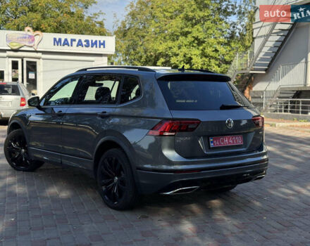 Серый Фольксваген Тигуан, объемом двигателя 1.98 л и пробегом 82 тыс. км за 21499 $, фото 6 на Automoto.ua