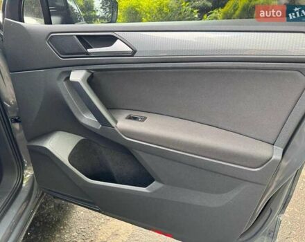 Сірий Фольксваген Тігуан, об'ємом двигуна 1.98 л та пробігом 130 тис. км за 27000 $, фото 14 на Automoto.ua