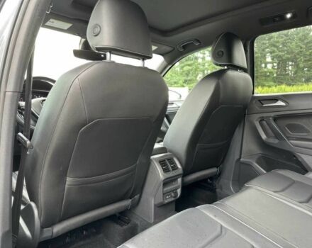 Сірий Фольксваген Тігуан, об'ємом двигуна 2 л та пробігом 11 тис. км за 7500 $, фото 16 на Automoto.ua