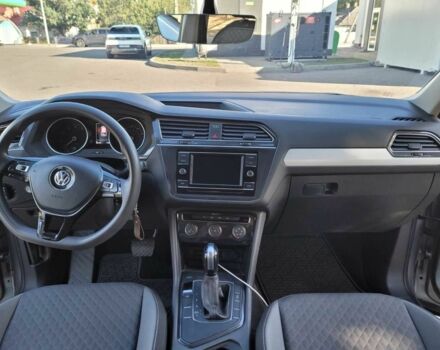 Серый Фольксваген Тигуан, объемом двигателя 2 л и пробегом 86 тыс. км за 17500 $, фото 5 на Automoto.ua