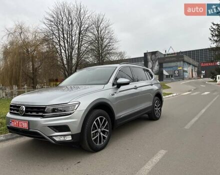 Серый Фольксваген Тигуан, объемом двигателя 2 л и пробегом 119 тыс. км за 19500 $, фото 93 на Automoto.ua