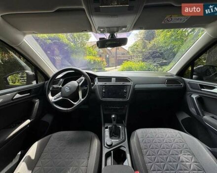 Сірий Фольксваген Тігуан, об'ємом двигуна 1.98 л та пробігом 130 тис. км за 27000 $, фото 16 на Automoto.ua