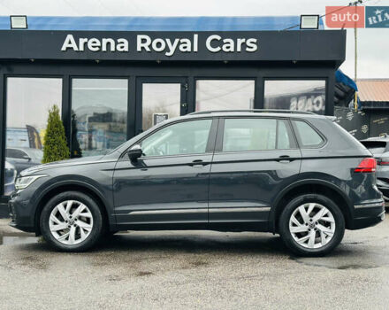 Серый Фольксваген Тигуан, объемом двигателя 1.97 л и пробегом 150 тыс. км за 26300 $, фото 4 на Automoto.ua