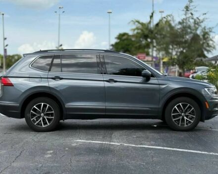 Сірий Фольксваген Тігуан, об'ємом двигуна 2 л та пробігом 13 тис. км за 10000 $, фото 6 на Automoto.ua