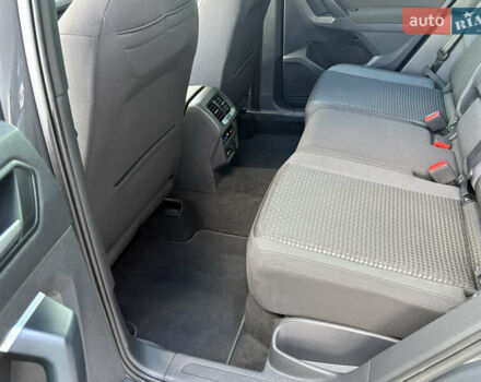 Серый Фольксваген Тигуан, объемом двигателя 2 л и пробегом 176 тыс. км за 27950 $, фото 70 на Automoto.ua