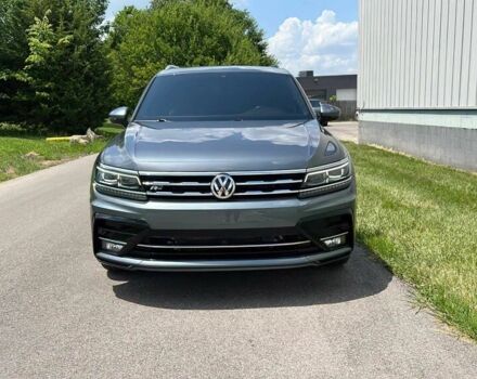 Серый Фольксваген Тигуан, объемом двигателя 2 л и пробегом 38 тыс. км за 13000 $, фото 1 на Automoto.ua