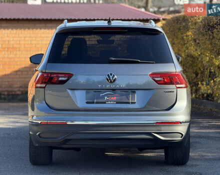 Серый Фольксваген Тигуан, объемом двигателя 2 л и пробегом 120 тыс. км за 23500 $, фото 11 на Automoto.ua