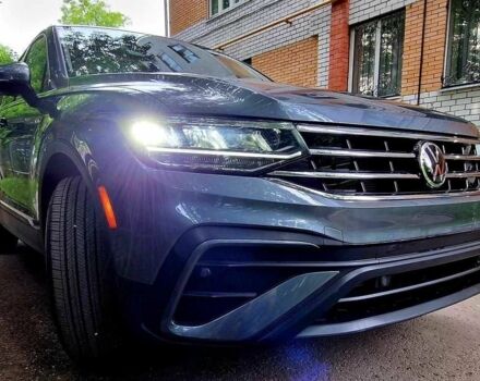 Серый Фольксваген Тигуан, объемом двигателя 2 л и пробегом 43 тыс. км за 13800 $, фото 2 на Automoto.ua