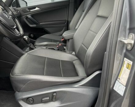 Сірий Фольксваген Тігуан, об'ємом двигуна 2 л та пробігом 98 тис. км за 24900 $, фото 12 на Automoto.ua