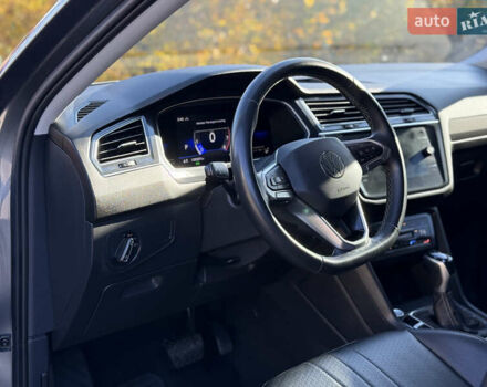 Серый Фольксваген Тигуан, объемом двигателя 2 л и пробегом 120 тыс. км за 23500 $, фото 42 на Automoto.ua