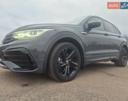 Серый Фольксваген Тигуан, объемом двигателя 2 л и пробегом 117 тыс. км за 34900 $, фото 1 на Automoto.ua