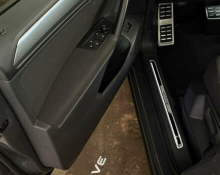 Серый Фольксваген Тигуан, объемом двигателя 2 л и пробегом 176 тыс. км за 27950 $, фото 66 на Automoto.ua