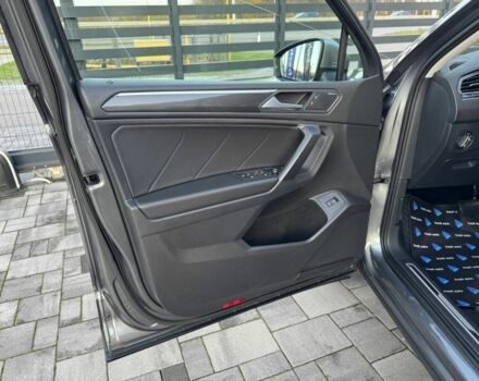 Серый Фольксваген Тигуан, объемом двигателя 2 л и пробегом 172 тыс. км за 33700 $, фото 13 на Automoto.ua