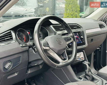 Серый Фольксваген Тигуан, объемом двигателя 1.97 л и пробегом 150 тыс. км за 26300 $, фото 13 на Automoto.ua