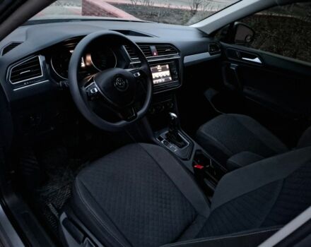 Сірий Фольксваген Тігуан, об'ємом двигуна 2 л та пробігом 88 тис. км за 20000 $, фото 6 на Automoto.ua