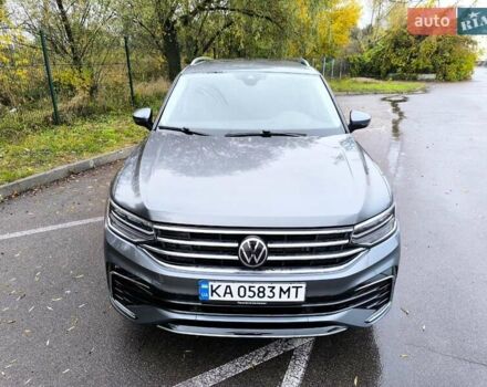 Сірий Фольксваген Тігуан, об'ємом двигуна 2 л та пробігом 63 тис. км за 23400 $, фото 2 на Automoto.ua