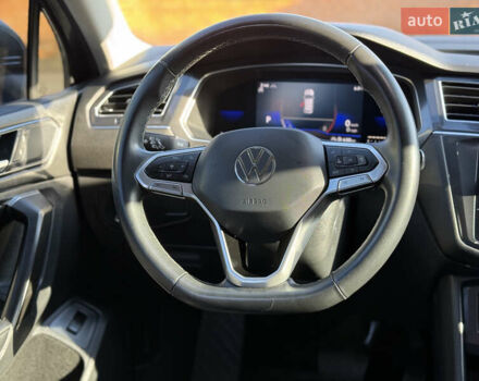 Серый Фольксваген Тигуан, объемом двигателя 2 л и пробегом 120 тыс. км за 23500 $, фото 18 на Automoto.ua