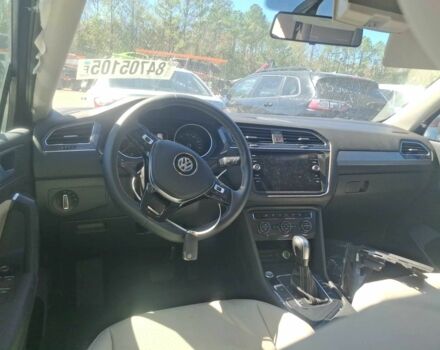 Серый Фольксваген Тигуан, объемом двигателя 2 л и пробегом 56 тыс. км за 12500 $, фото 12 на Automoto.ua