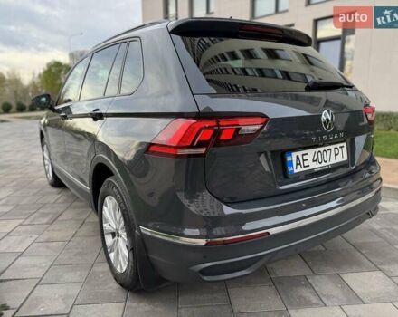 Серый Фольксваген Тигуан, объемом двигателя 1.97 л и пробегом 51 тыс. км за 34500 $, фото 4 на Automoto.ua