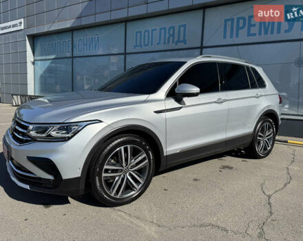 Сірий Фольксваген Тігуан, об'ємом двигуна 1.97 л та пробігом 15 тис. км за 39500 $, фото 4 на Automoto.ua