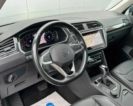 Серый Фольксваген Тигуан, объемом двигателя 2 л и пробегом 13 тыс. км за 17000 $, фото 8 на Automoto.ua