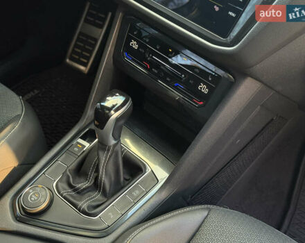 Серый Фольксваген Тигуан, объемом двигателя 1.98 л и пробегом 59 тыс. км за 26900 $, фото 12 на Automoto.ua